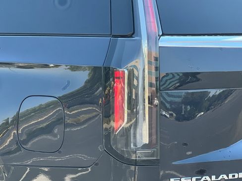 Used 2023 Cadillac Escalade Premium Luxury w/ Performance Package image 52