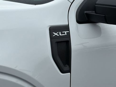 New 2025 Ford Maverick XLT image 11