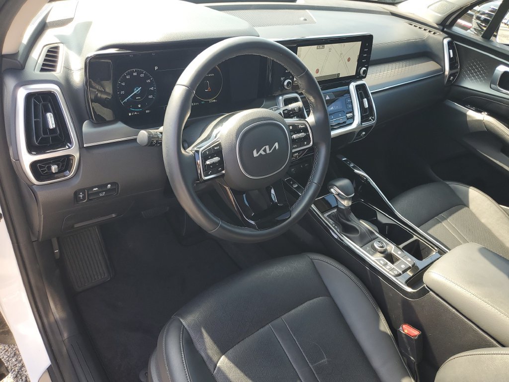 Used 2023 Kia Sorento SX AWD/4WD image 6