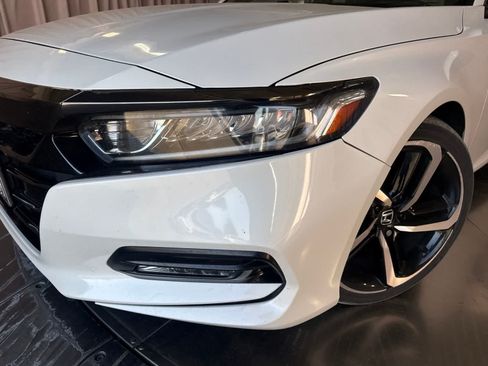 Used 2018 Honda Accord Sport image 9