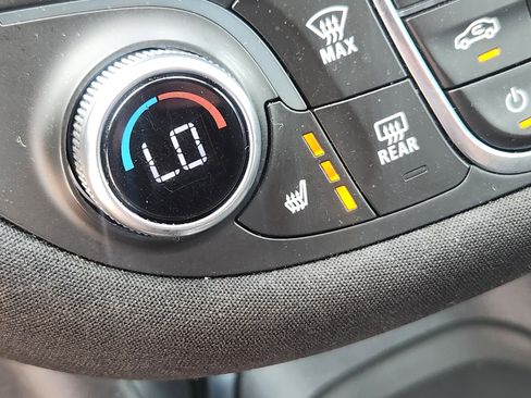 Used 2024 Chevrolet Malibu LT image 16