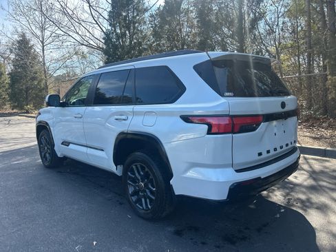 Used 2024 Toyota Sequoia Platinum image 2