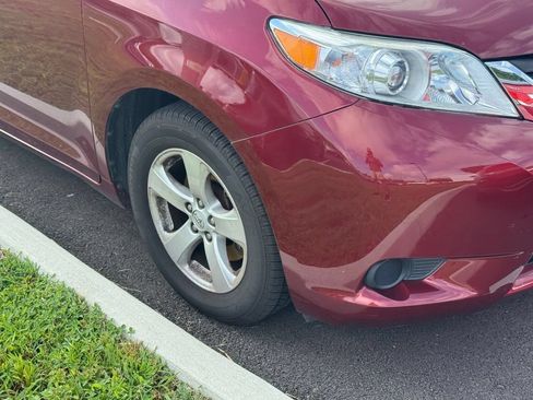 Used 2014 Toyota Sienna LE FWD image 7