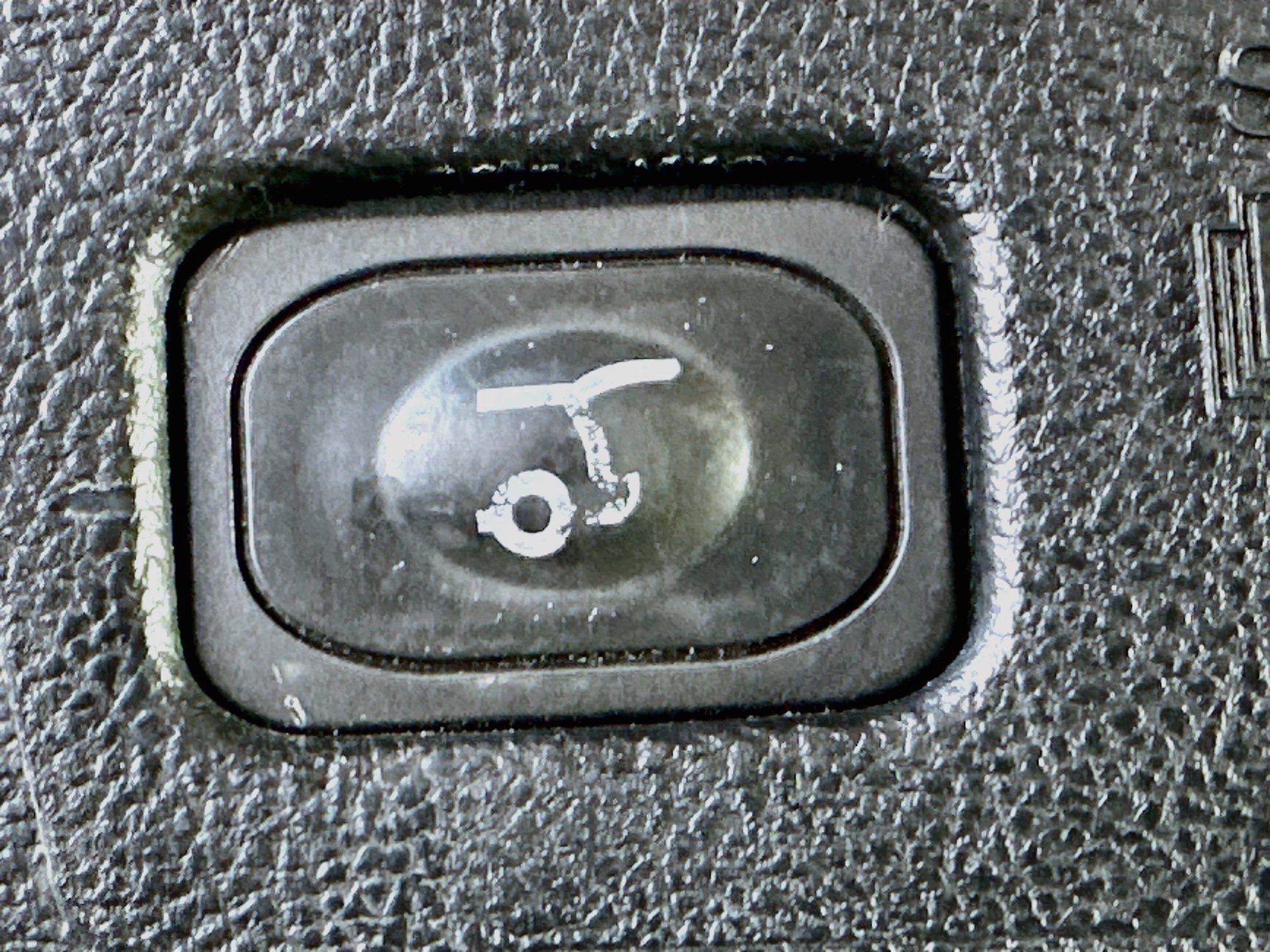 Used 2020 Ford Edge Titanium FWD image 28