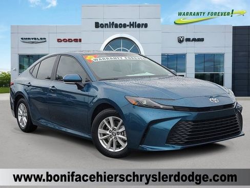 Used 2025 Toyota Camry LE w/ Convenience Package image 1