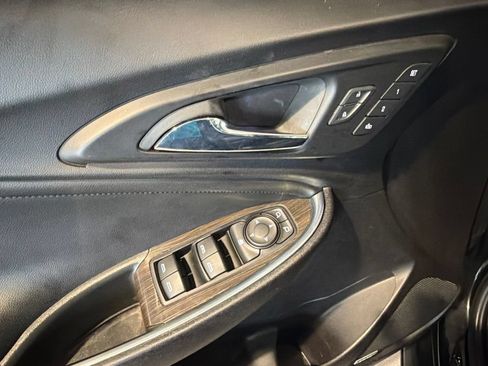 Used 2022 Chevrolet Malibu Premier FWD image 12