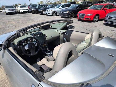 Used 2005 Nissan 350Z Touring RWD image 13