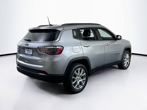 Used 2022 Jeep Compass Latitude image 5