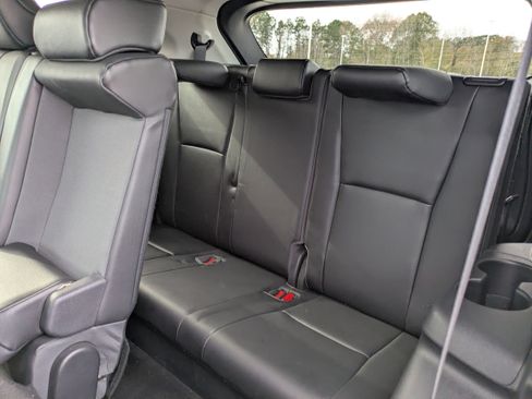 Used 2020 Toyota Highlander XLE image 16