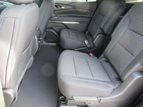 New 2026 Chevrolet Traverse LT image 25