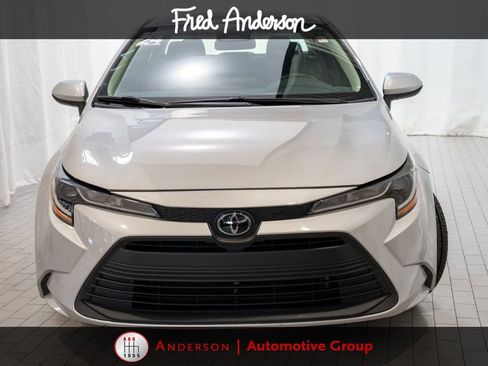 Used 2024 Toyota Corolla LE FWD image 2