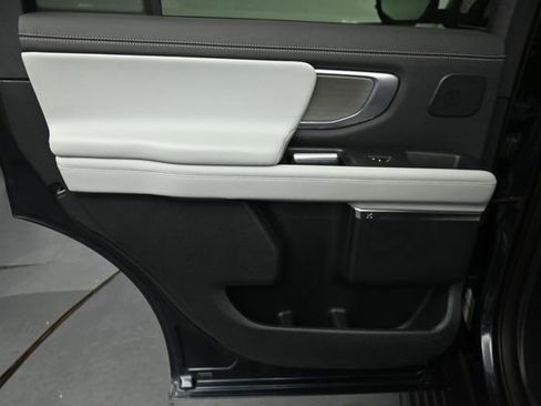Certified 2025 Ford Expedition Platinum w/ Driver's Package AWD/4WD image 25