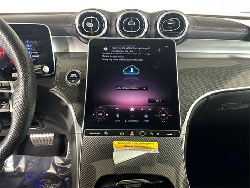 Used 2025 Mercedes-Benz GLC 43 AMG 4MATIC image 31