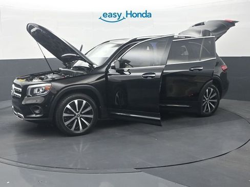 Used 2021 Mercedes-Benz GLB 250 w/ Premium Package image 38