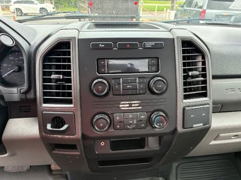 Used 2019 Ford F250 XL w/ Power Equipment Group image 10