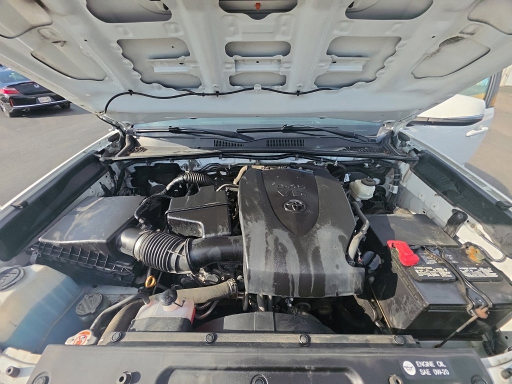 Used 2019 Toyota Tacoma TRD Sport w/ Technology Package AWD/4WD image 13
