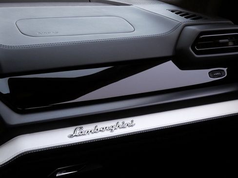 Used 2025 Lamborghini Urus SE image 23