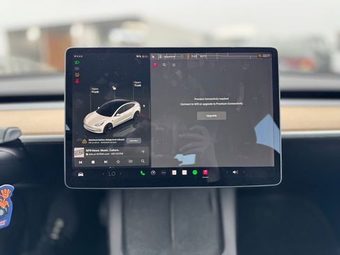 Used 2022 Tesla Model 3 Long Range image 10