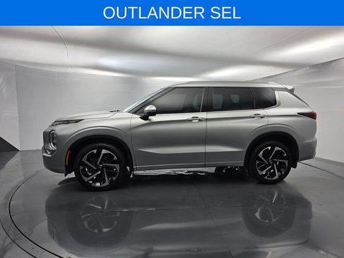Used 2023 Mitsubishi Outlander SEL FWD image 7