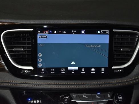 Certified 2023 Chrysler Pacifica Pinnacle image 17