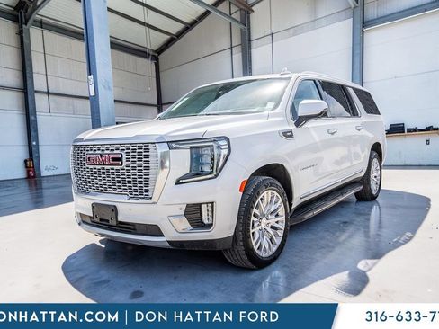 Used 2024 GMC Yukon XL Denali AWD/4WD image 30