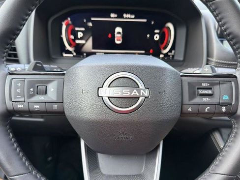 Certified 2025 Nissan Rogue Platinum w/ Platinum Premium Package FWD image 13
