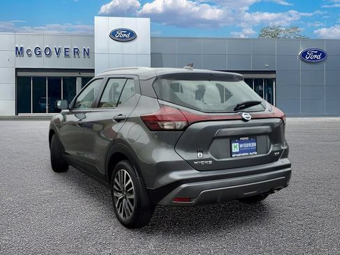 Used 2021 Nissan Kicks SV FWD image 8