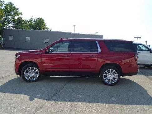 Certified 2024 Chevrolet Suburban High Country w/ Advanced Technology Package AWD/4WD image 4