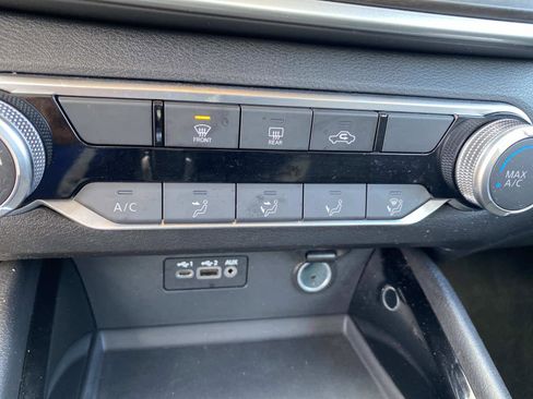 Used 2024 Nissan Altima 2.5 SV image 13