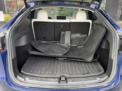 Used 2020 Tesla Model Y Long Range image 18