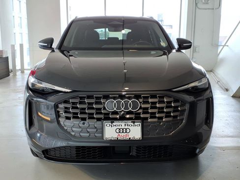Used 2025 Audi Q5 Premium w/ Convenience Package AWD/4WD image 2