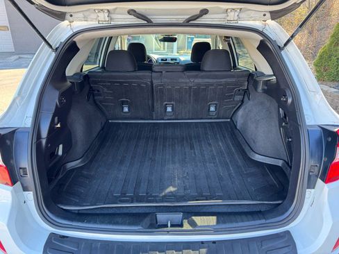 Used 2017 Subaru Outback 2.5i Premium image 19