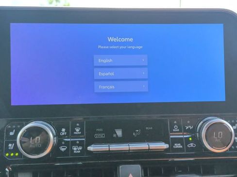 Used 2026 Toyota Highlander Platinum AWD/4WD image 23
