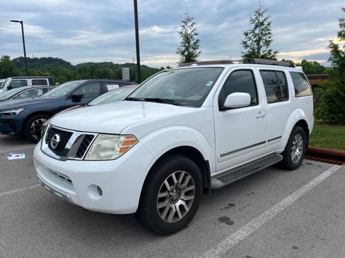 Used 2010 Nissan Pathfinder LE AWD/4WD image 1