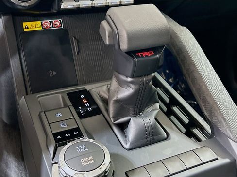 Used 2025 Toyota Tacoma TRD Sport w/ TRD Sport Upgrade Package image 14