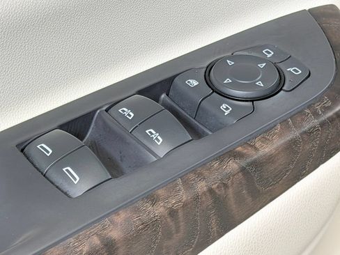 Used 2022 GMC Acadia Denali w/ Denali Ultimate Package FWD image 12
