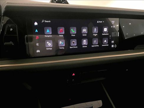 Used 2025 Porsche Cayenne Coupe image 19