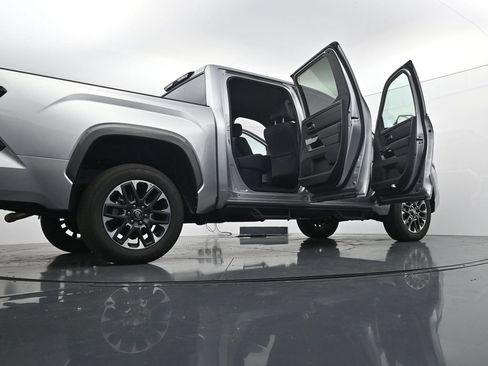 Used 2026 Toyota Tundra Limited AWD/4WD image 43
