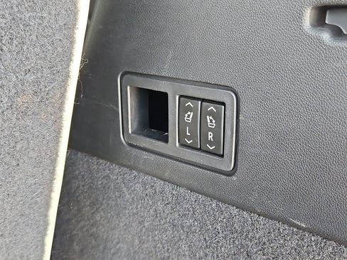 Used 2022 Cadillac XT6 Sport image 36