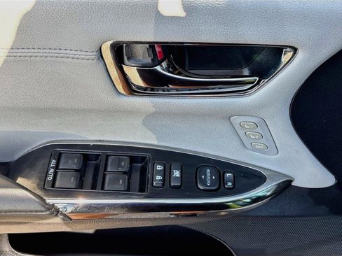 Used 2016 Toyota Avalon XLE Premium FWD image 18