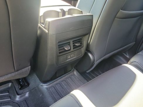 Used 2024 Chevrolet Colorado Z71 w/ Z71 Convenience Package 2 AWD/4WD image 14