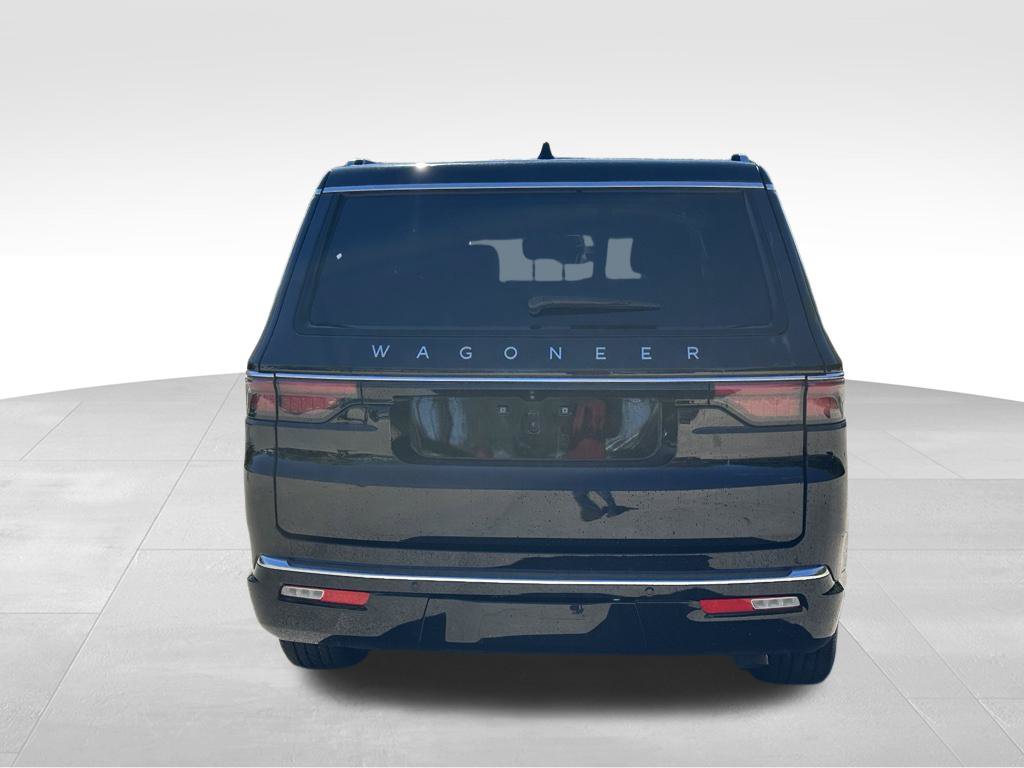 Used 2025 Jeep Wagoneer Series II AWD/4WD image 8