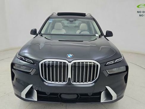 Used 2024 BMW X7 xDrive40i w/ Parking Assistance Package AWD/4WD image 2