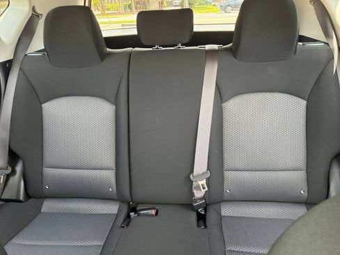 Used 2025 Kia Soul LX w/ LX Technology Package FWD image 31