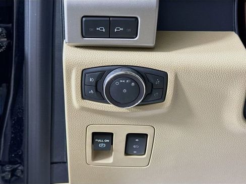 Used 2019 Ford F150 Lariat w/ Equipment Group 502A Luxury image 10