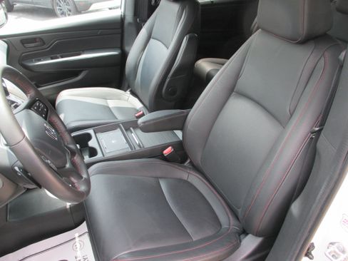 Used 2025 Honda Odyssey Sport-L image 15