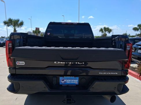 Used 2025 GMC Sierra 2500 Denali Ultimate AWD/4WD image 7