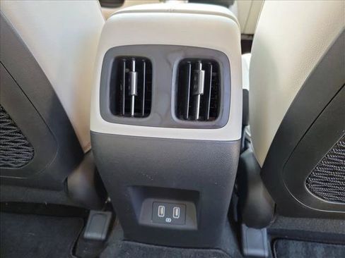 Used 2022 Hyundai Tucson SEL w/ Convenience + Premium Package FWD image 17