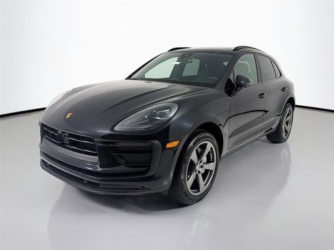 Used 2025 Porsche Macan AWD/4WD image 1