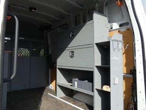 Used 2021 Nissan NV 3500 SV image 16